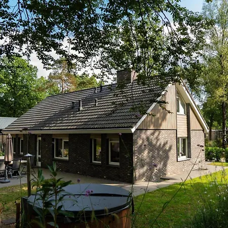 بيت للعطل De Rimboe & De Woeste Hoogte هونديرلو