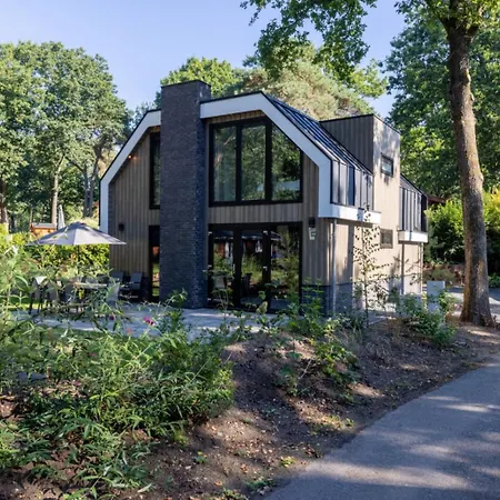 De Rimboe En Woeste Hoogte Holiday park *