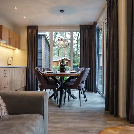 De Rimboe & De Woeste Hoogte * هونديرلو