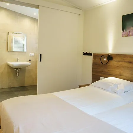 De Rimboe & De Woeste Hoogte بيت للعطل هونديرلو