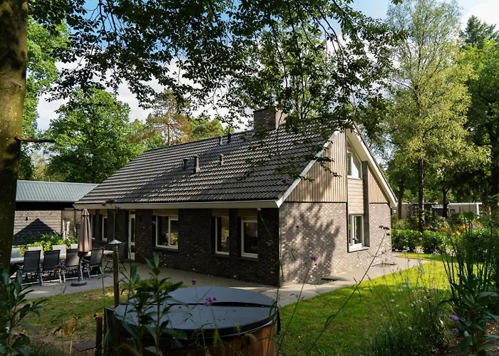 Feriehus De Rimboe & De Woeste Hoogte Hoenderloo